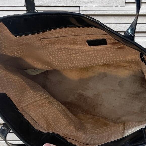 AUTHENTIC Kate Spade Patent Black Logo Purse - Picture 5 of 7